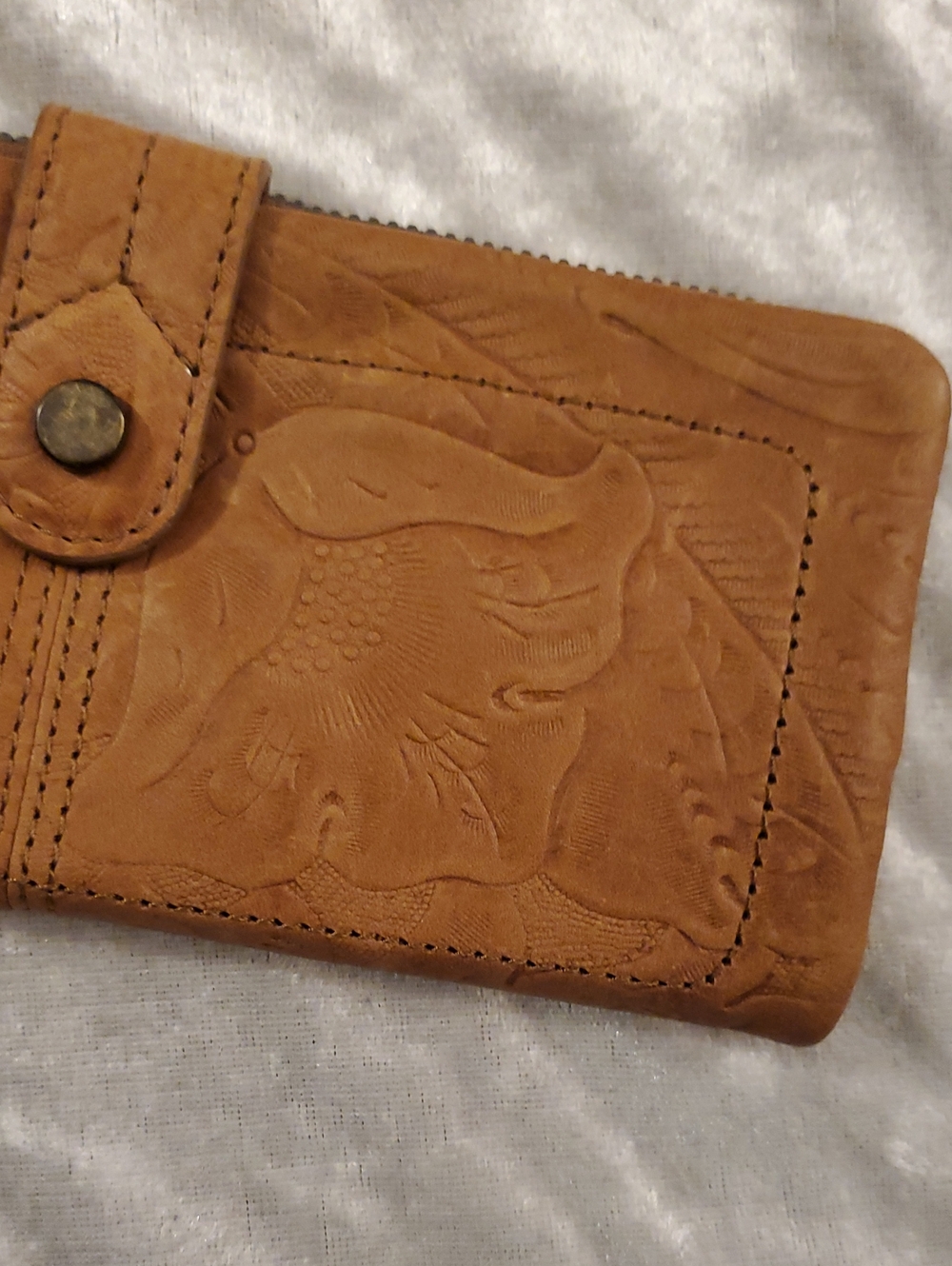 Classic Embossed Genuine Leather Wallet - Tan NWOT - Picture 13 of 17